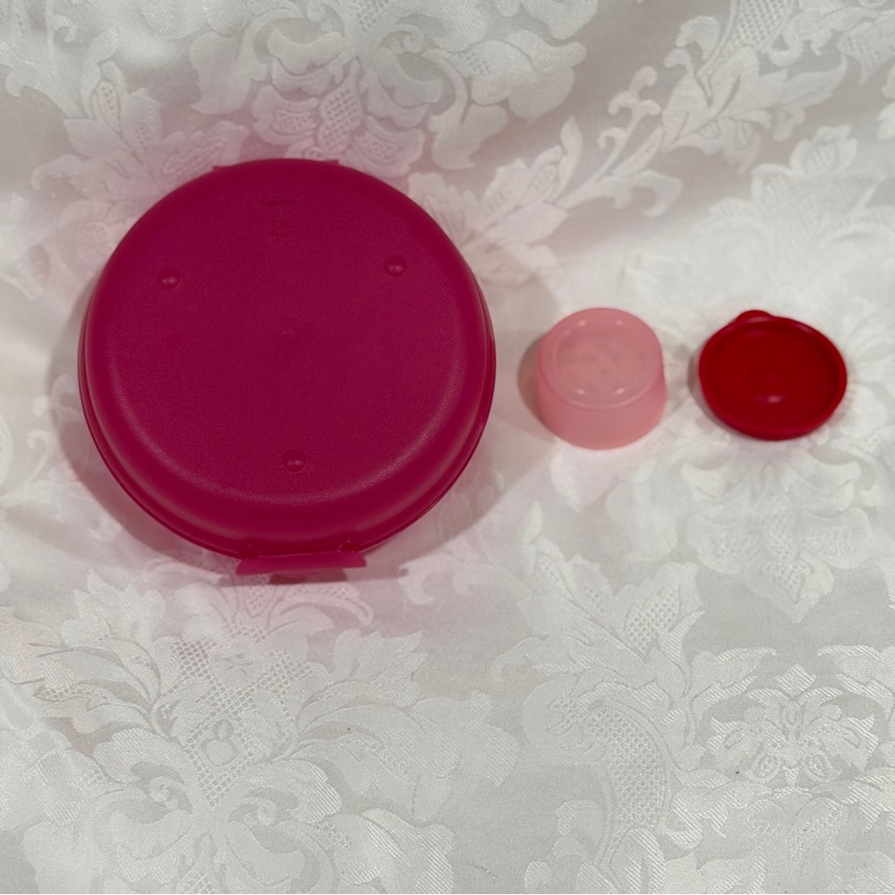 NEW!  Tupperware Fuchsia Round Container (LAST one) - Picture 5 of 7